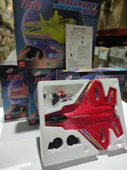 Avion teledirigido (3 colores)