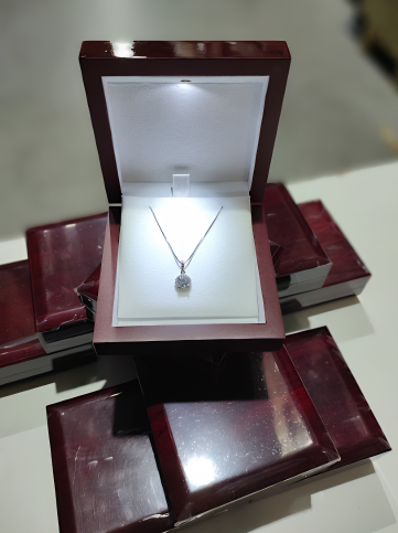 Estuche Joyero de Madera con Luz LED