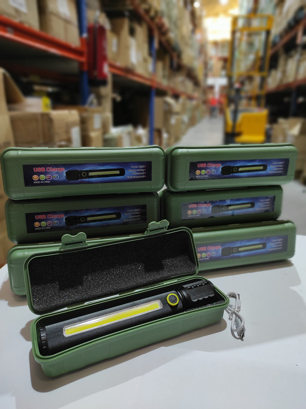 Linterna led con zoom 3modo