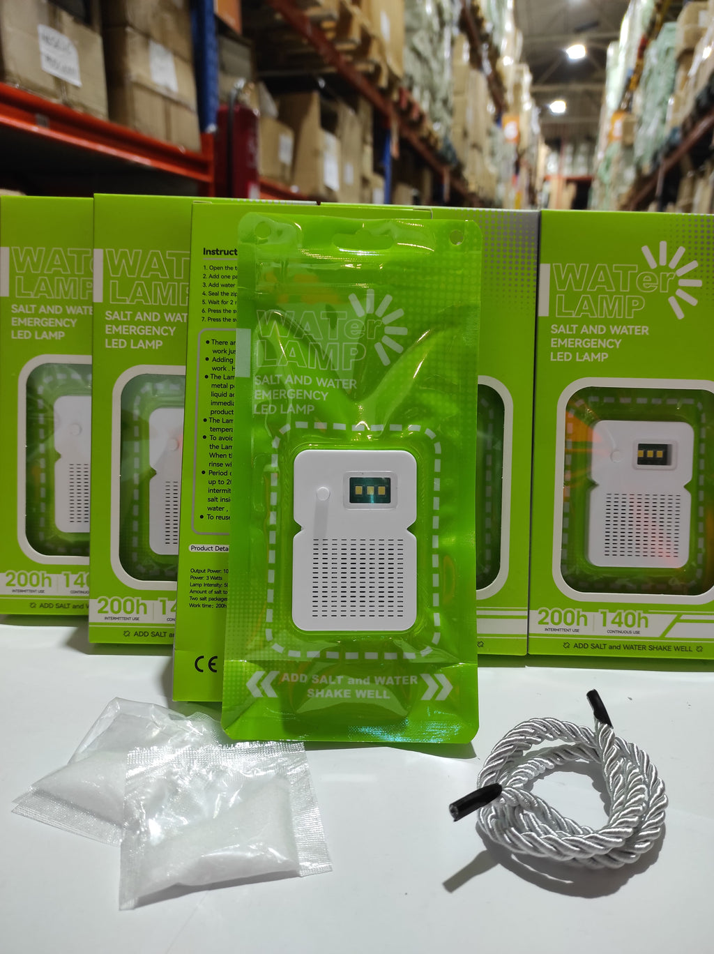 Lámpara LED portátil de agua salada