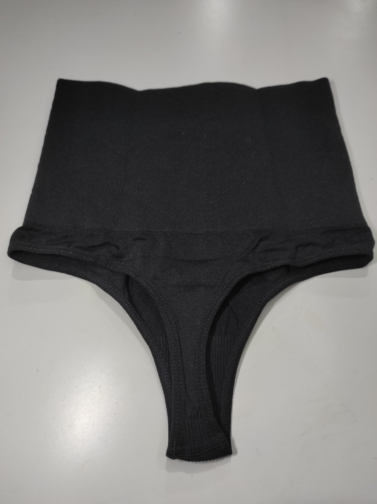 Tanga moldeadora de cadera negro S/M