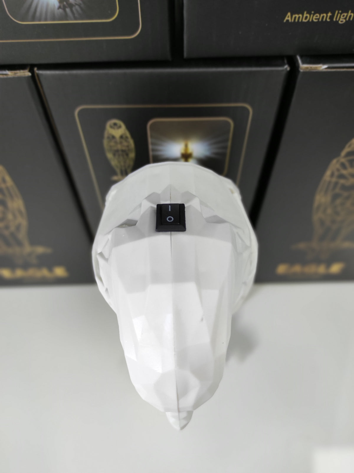 lámpara de pared con impresión 3D de resina águila
