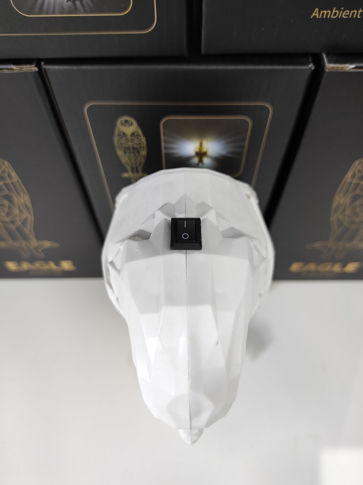 lámpara de pared con impresión 3D de resina águila