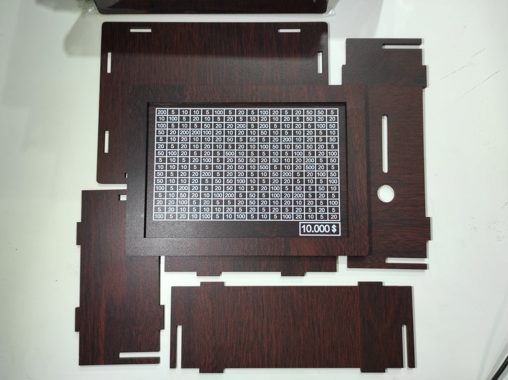 Hucha de madera con contador