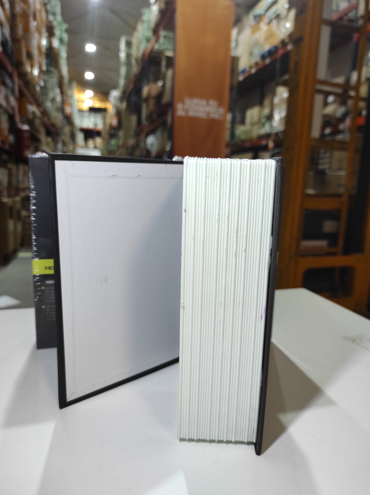 Caja fuerte en forma de libro con cerradura 180x115x55mm