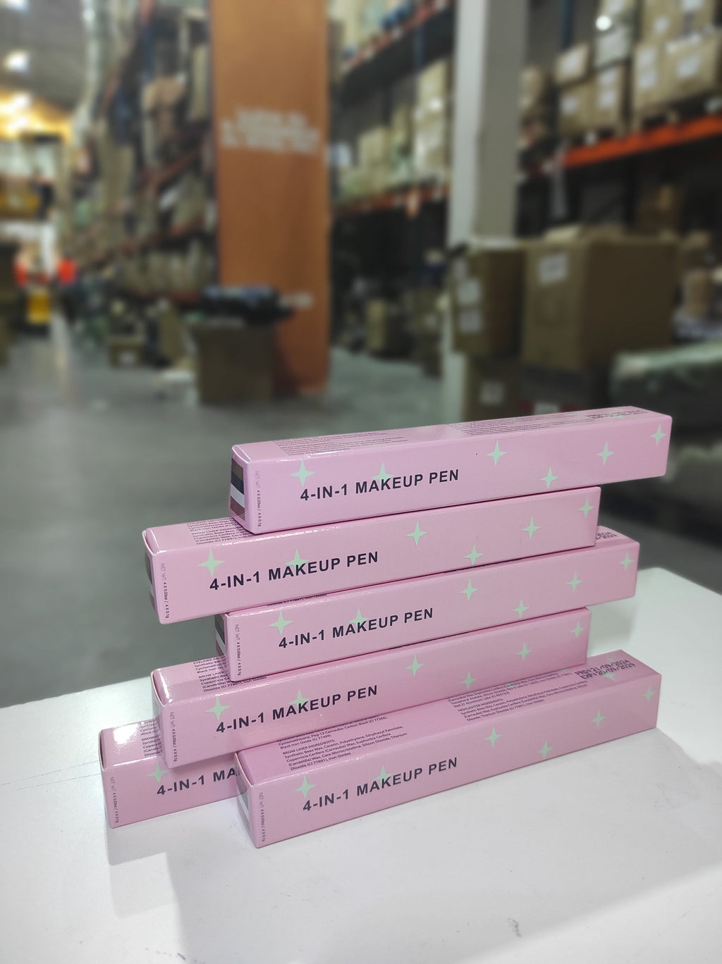 Lápiz de maquillaje 4 en 1 multifuncional